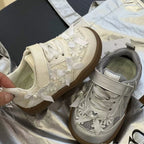 Tênis Infantil Florzinhas e Lacinho