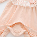 Saída Maternidade Gola e Lacinhos + Chapéu